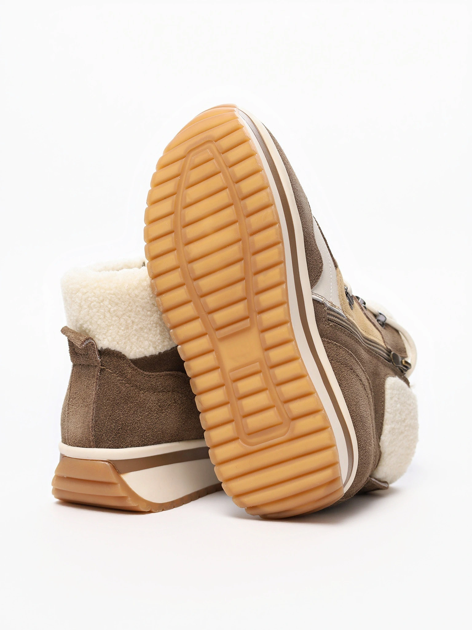 Кроссовки комбинированные в стиле колор-блок на низкой подошве